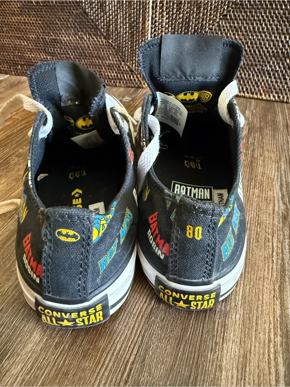 Converse Kids Size 2 DC Comics x Chuck Taylor All Star Low Batman Sneakers